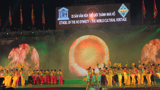 กำแพงราชวงศ์ Ho รับหนังสือรังรองเป็นมรดกโลกจากยูเนสโก